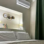 Patrizia Con Parcheggio Privato 4* Como