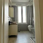 Patrizia Con Parcheggio Privato Gæstehus Como
