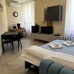 Patrizia Con Parcheggio Privato Penzion 4*