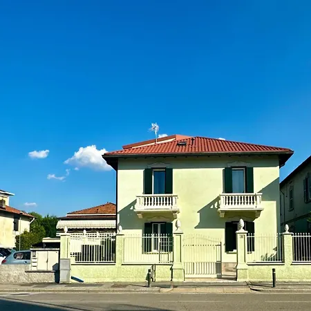 게스트하우스 Patrizia - Esclusive Con Parcheggio Privato 4*