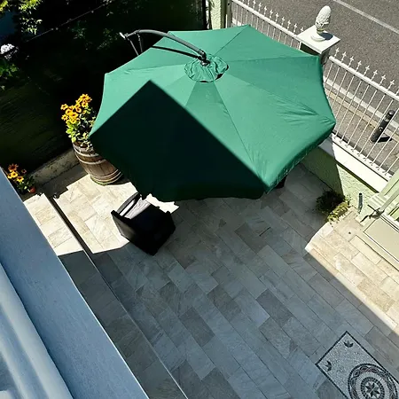 Guest house Patrizia - Esclusive Con Parcheggio Privato 4*
