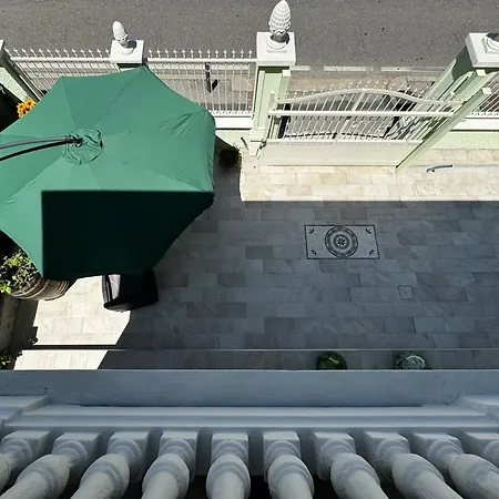 Patrizia Con Parcheggio Privato Guest house