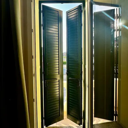 Patrizia Con Parcheggio Privato 3* Como