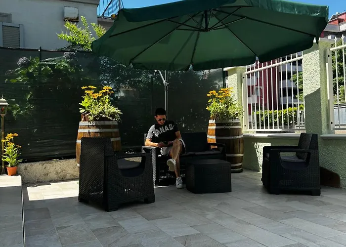 Πανσιόν Patrizia Con Parcheggio Privato