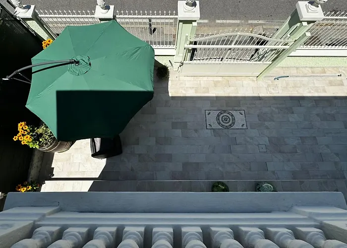 Patrizia Con Parcheggio Privato Πανσιόν