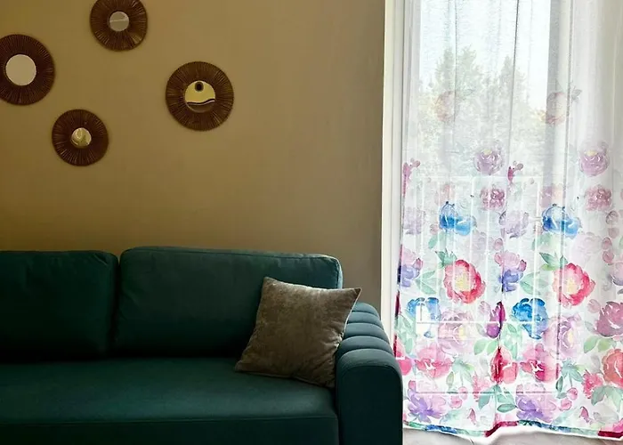 Patrizia Con Parcheggio Privato Πανσιόν