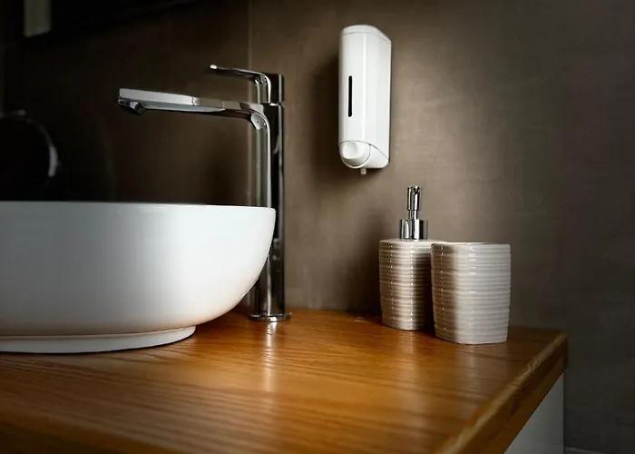 Patrizia Con Parcheggio Privato Πανσιόν