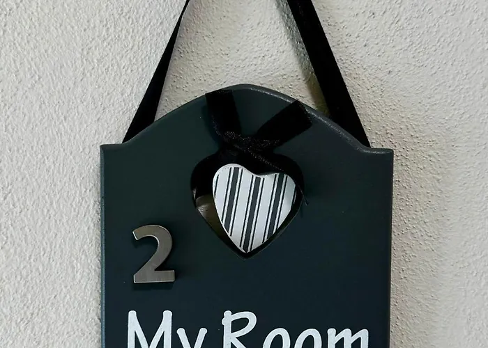 Patrizia Con Parcheggio Privato Πανσιόν