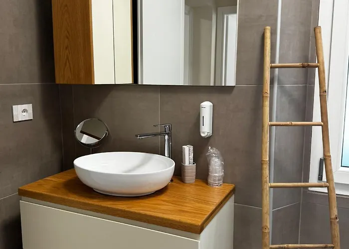 Patrizia Con Parcheggio Privato Πανσιόν