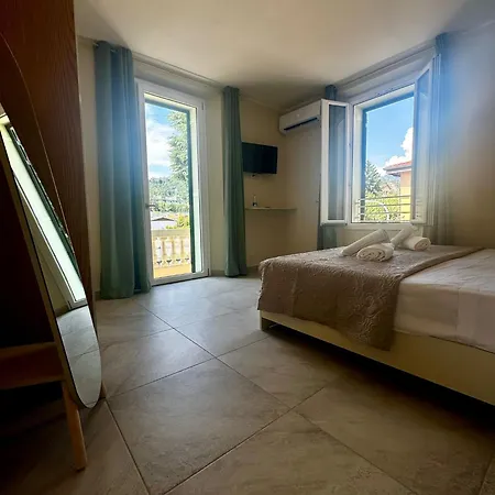 ゲストハウス Patrizia Con Parcheggio Privato 3*