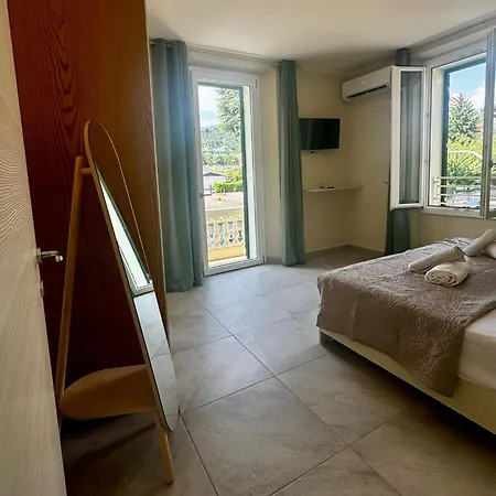 ゲストハウス Patrizia Con Parcheggio Privato