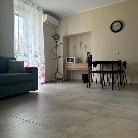 ゲストハウス Patrizia Con Parcheggio Privato コモ