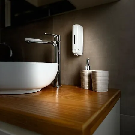 Patrizia Con Parcheggio Privato ゲストハウス