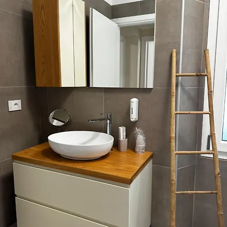 Patrizia Con Parcheggio Privato ゲストハウス