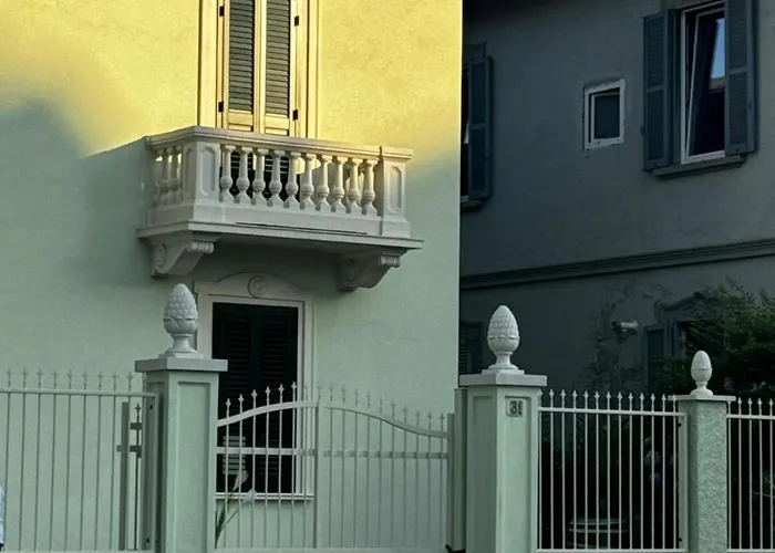 Konukevi Patrizia Con Parcheggio Privato Como