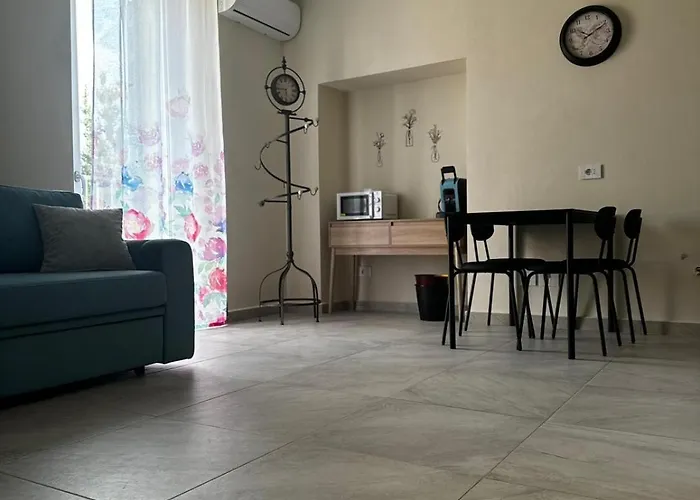 Гостевой дом Patrizia Con Parcheggio Privato Комо